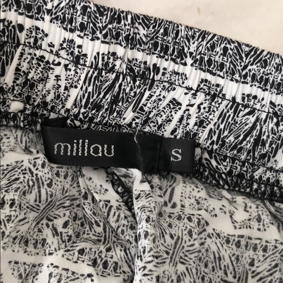 LF Coin Two-Piece - Picture 3 of 4